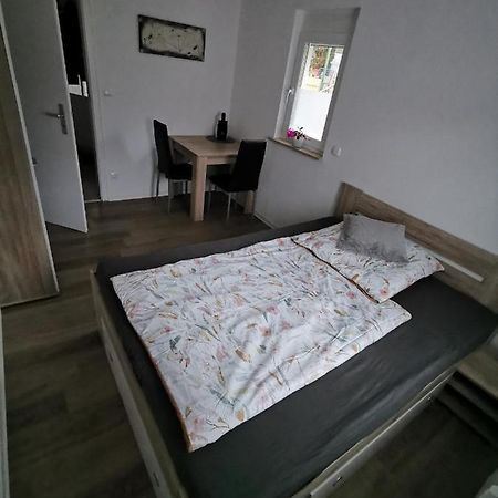 Privates Zimmer In Ruhiger Lage Heidenheim-Steinheim Am Albuch Esterno foto