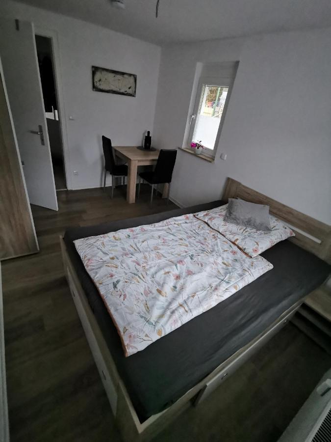 Privates Zimmer In Ruhiger Lage Heidenheim-Steinheim Am Albuch Esterno foto